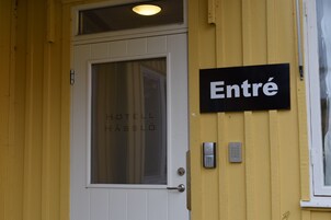 Entrada al alojamiento