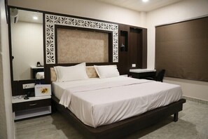 Premium bedding, minibar, in-room safe, desk - Sun N Star (Satna)