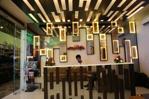 Lobby - Sun N Star (Satna)