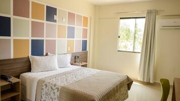 Quarto casal luxo | Roupas de cama premium, frigobar, cofres nos quartos, escrivaninha