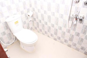 Deluxe Room, Hill View | Bathroom