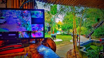 المنشأة من الداخل