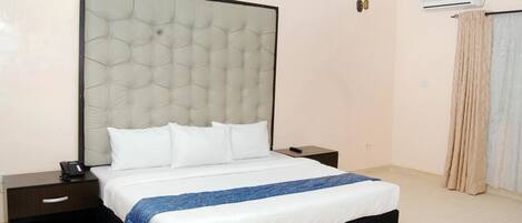 デラックス ルーム | デスク