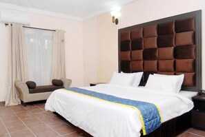 Superior Room | Desk