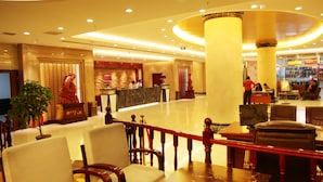 Lobby sitting area - Qinghai Jianxiang Yixin Hotel (Xining)