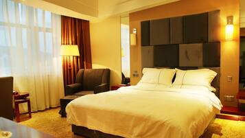 Kamar Standar | Minibar, meja kerja, tirai kedap cahaya, dan setrika/meja setrika