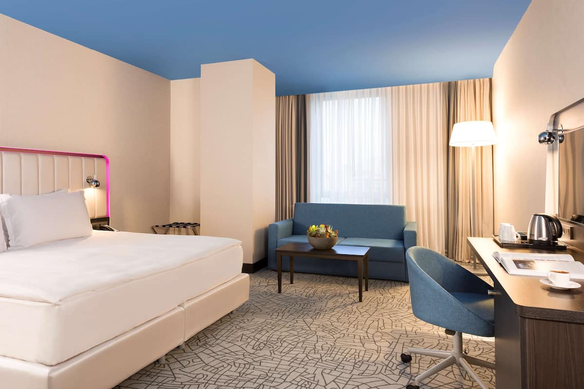 1 chambre, minibar, coffres-forts dans les chambres, bureau