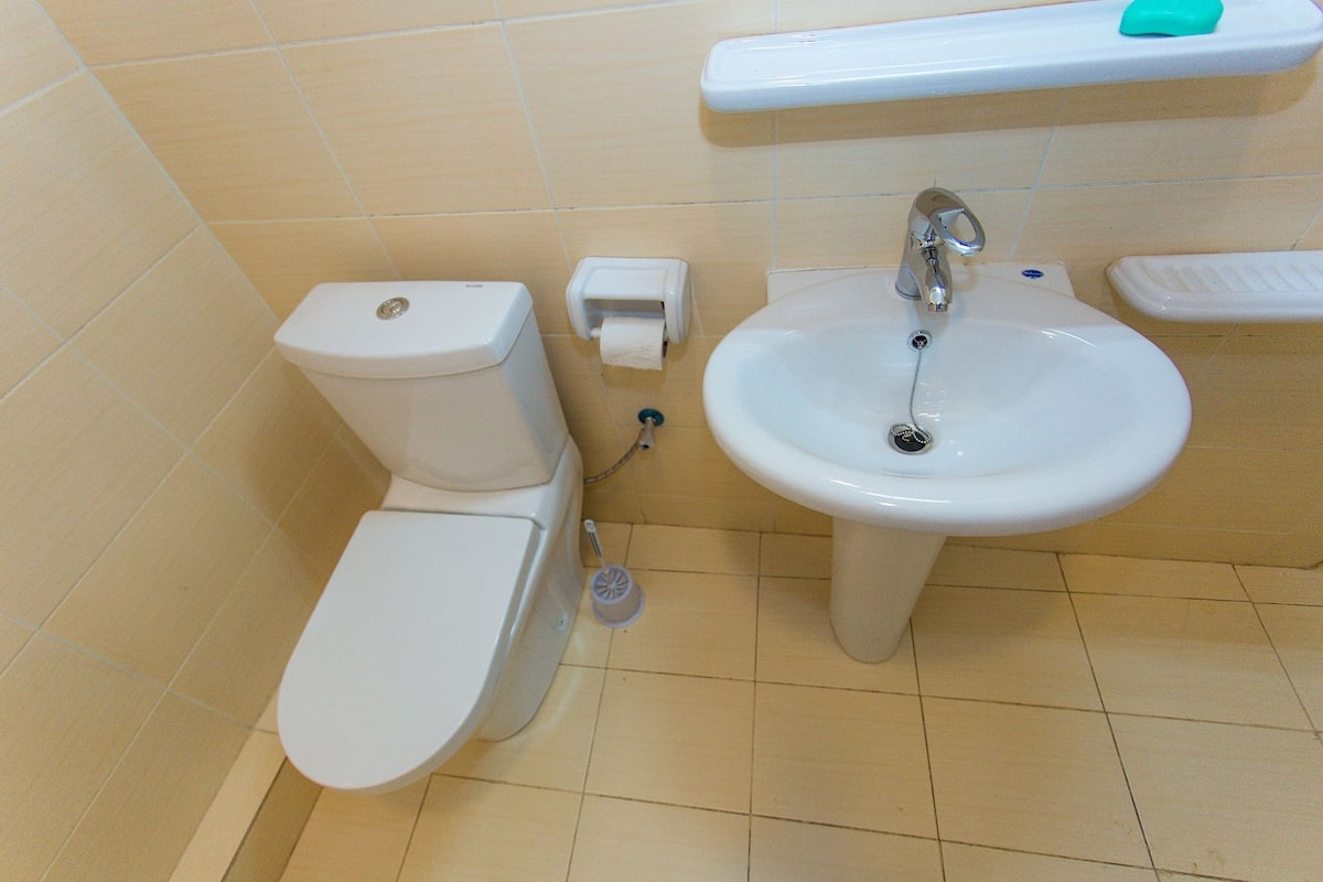 apartment, 3 bedrooms | bathroom | shower, towels