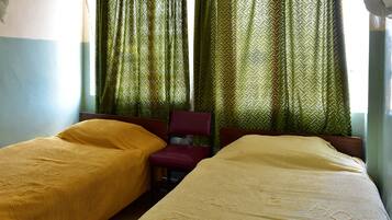 Standard Double or Twin Room | Desk