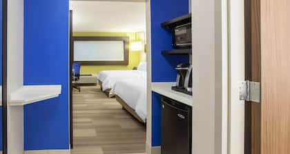 Holiday Inn Express & Suites Atlanta N - Woodstock by IHG