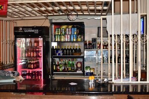 Bar (on property) - Tickles Hotel (Nyeri)