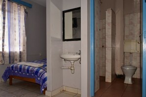 Standard Single Room - Tickles Hotel (Nyeri)