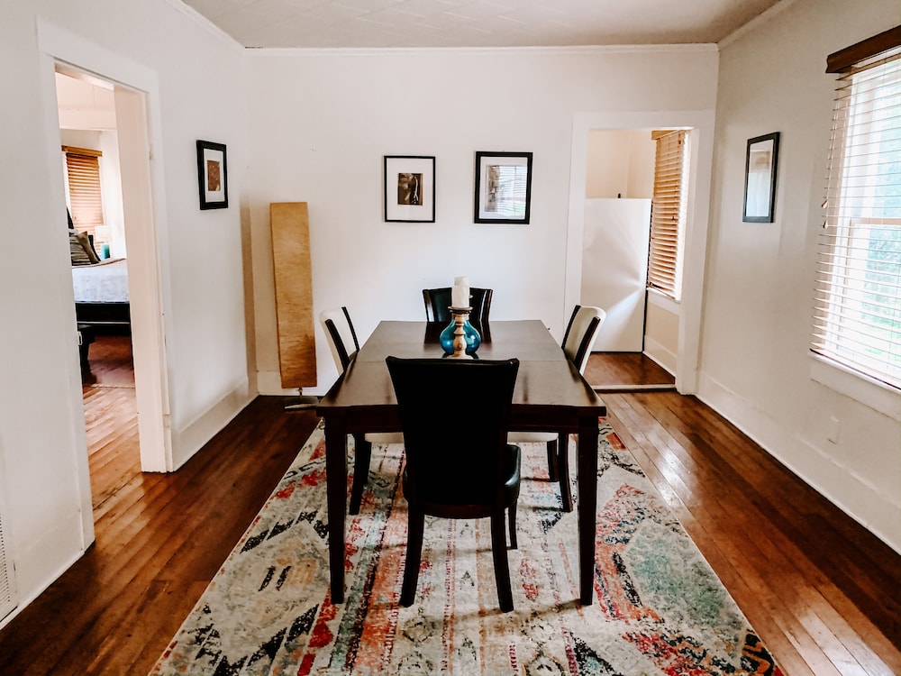 Blue Moon Saloon & Guest House by null