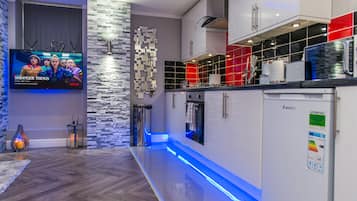 Suite Deluxe, baño privado (Flat 2) | Cocina privada