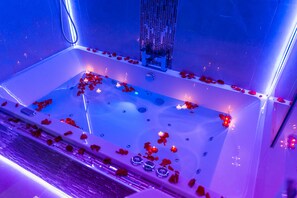 Studio, Whirlpool | Badezimmer