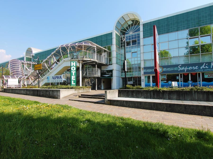 Mặt tiền nơi lưu trú