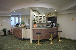 Bar (on property) - Hotel Europa (Biella)