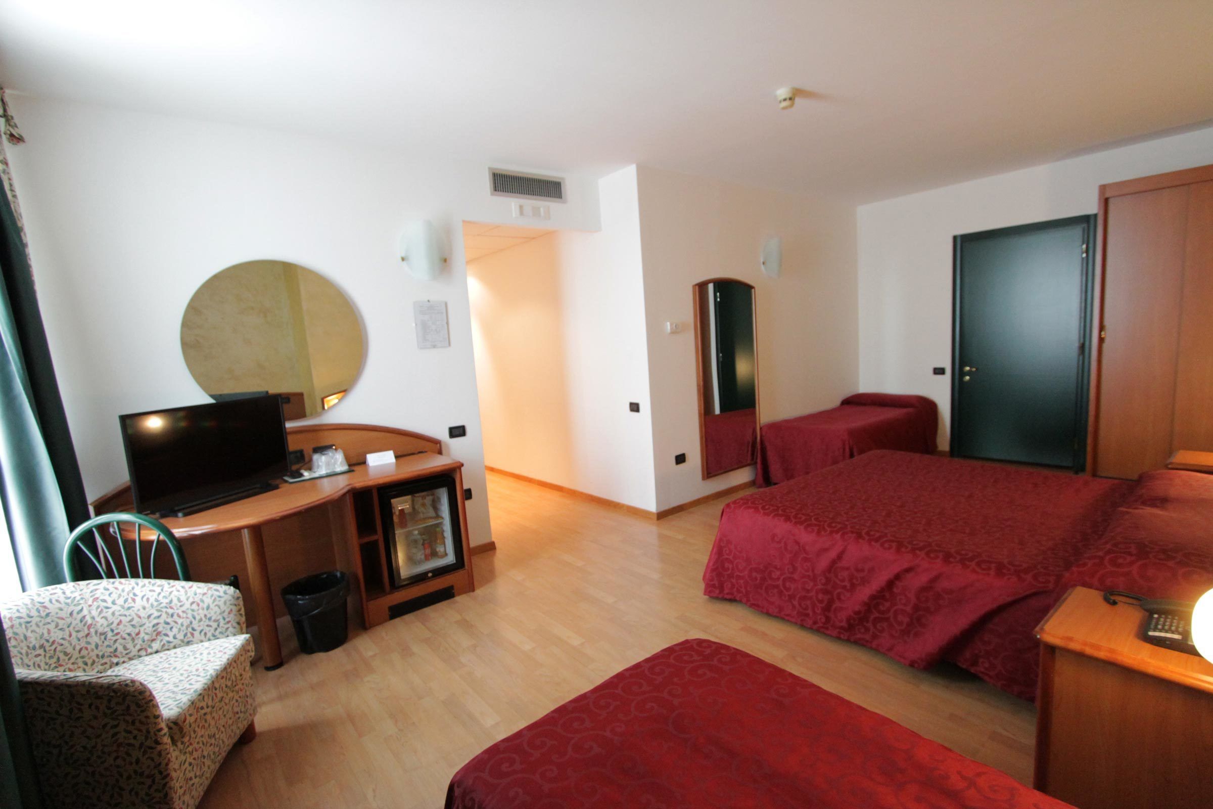 quadruple room | premium bedding, minibar, desk, free cots/infant beds