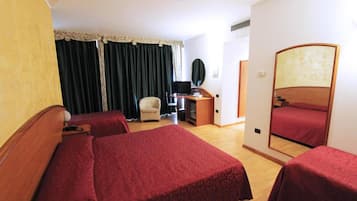 Premium bedding, minibar, desk, free cots/infant beds