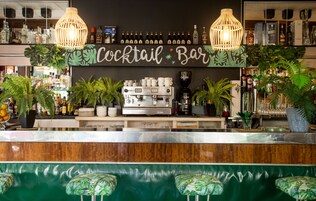 Bar (en la propiedad)