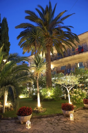 Ubicación a pie de playa y submarinismo. Hotel Bell Repos