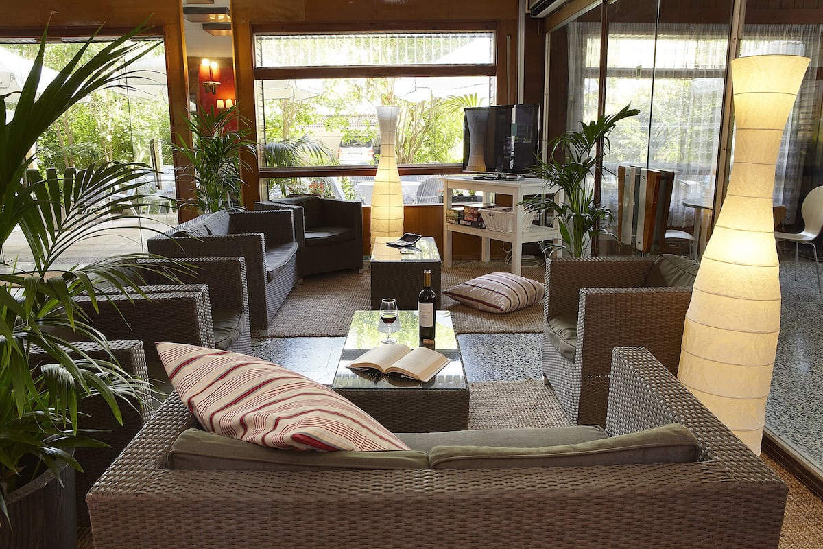 flat-screen tv