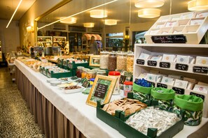 Desayuno buffet todos los días (con cargo)