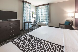 Premium bedding, pillow-top beds, desk, iron/ironing board - La Quinta Inn & Suites by Wyndham Terre Haute (Terre Haute)
