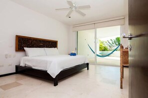 Condo Premium, 3 habitaciones, alberca privada | 3 habitaciones, caja de seguridad en la habitación y escritorio 