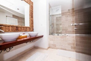 Premium Condo, 3 Bedrooms, Private Pool | Bathroom | Combined shower/bathtub, jetted bath, free toiletries, hair dryer - BOSQUE DE LOS ALUXES BAMBOO BY PLAYA PARADISE (Playa del Carmen)