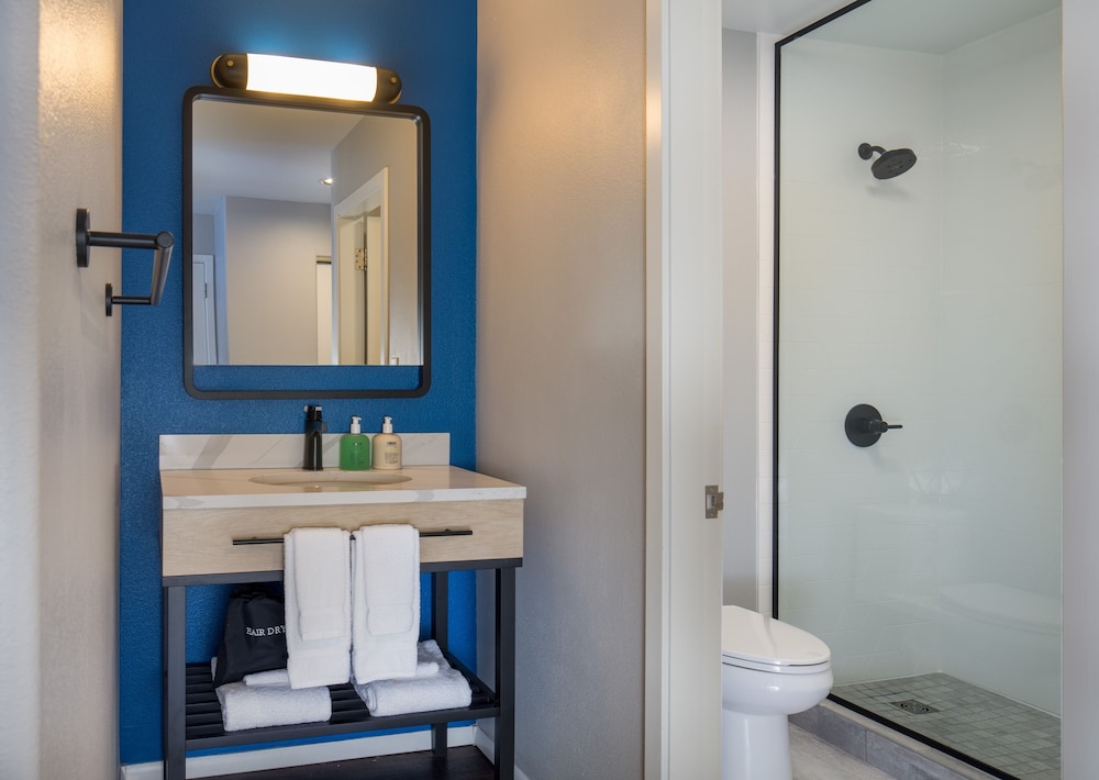 Hotel Ketchum by null