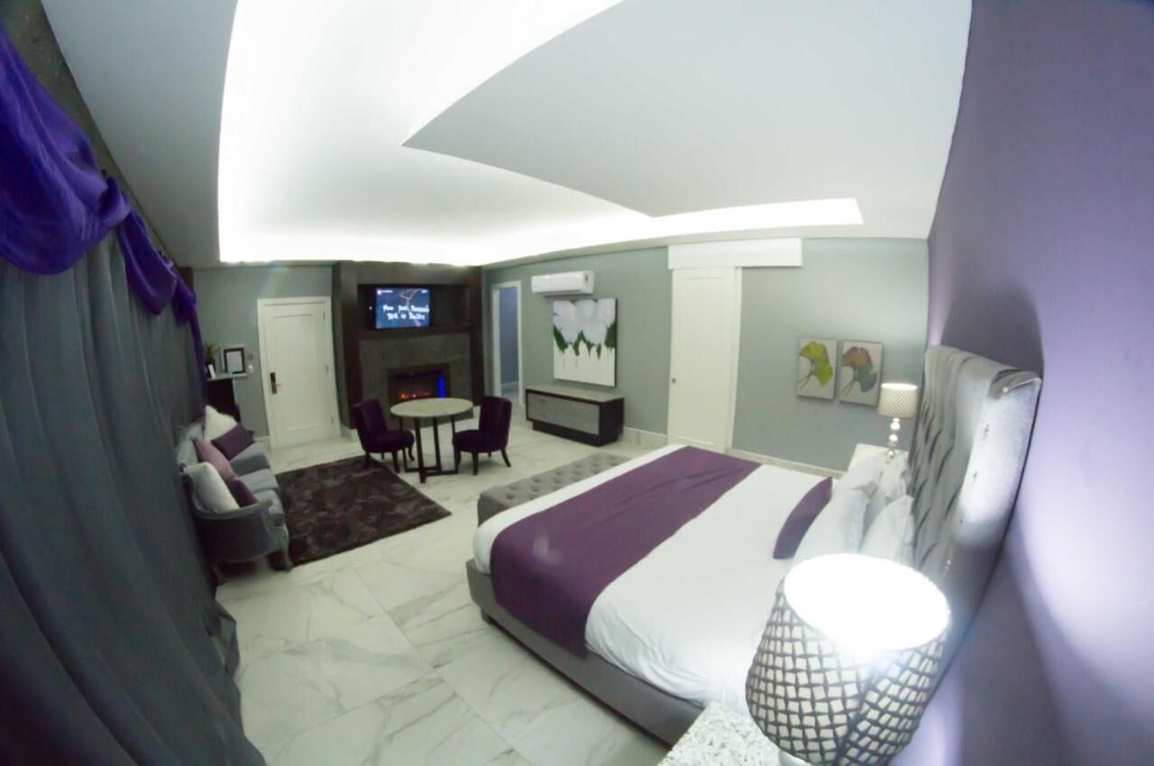 minibar, desk, iron/ironing board, free wifi