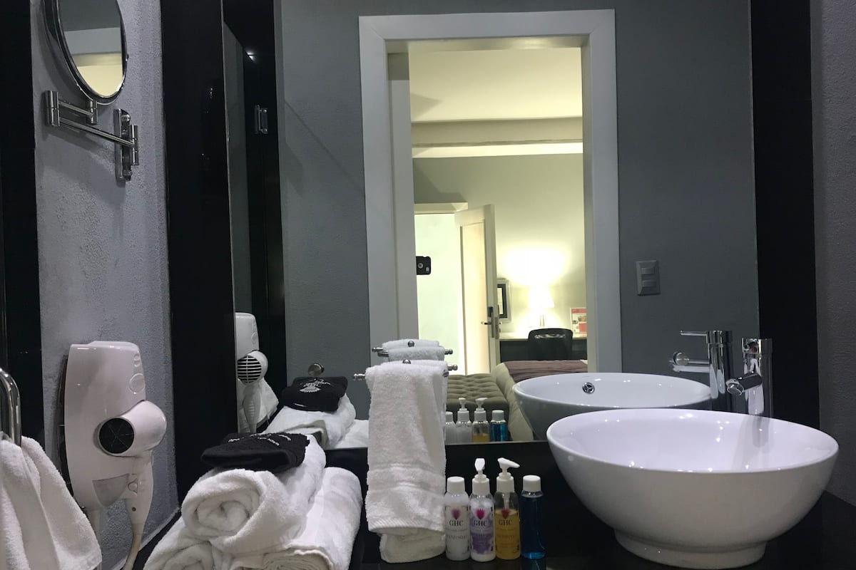 junior suite | bathroom sink