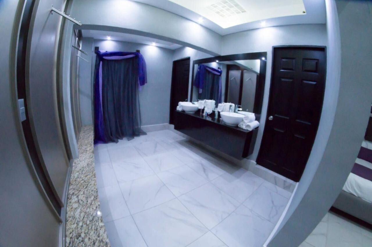 minibar, desk, iron/ironing board, free wifi