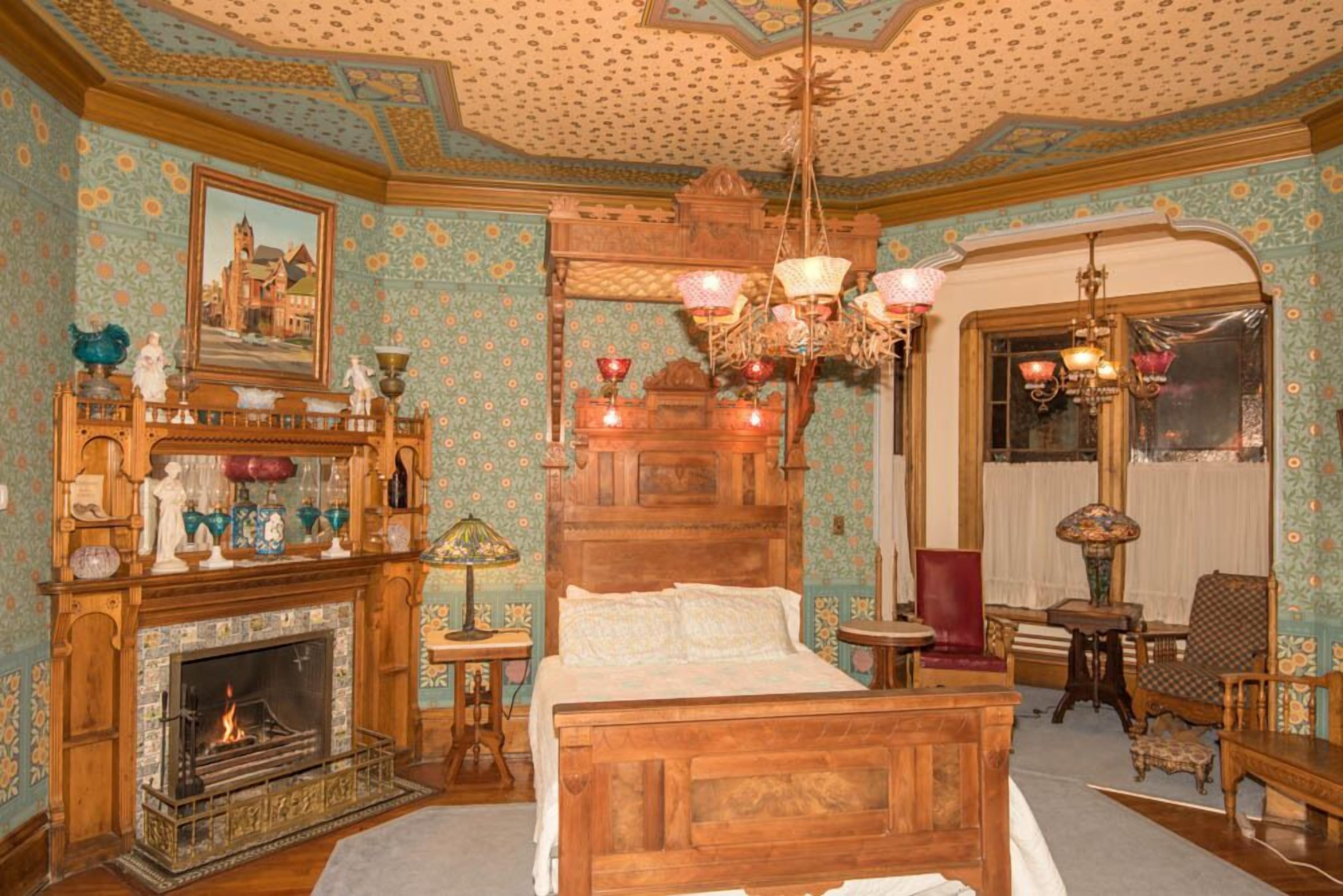 Chambre Deluxe, 1 grand lit, non-fumeur, salle de bain privée | Décor unique, ameublement unique, fer et planche à repasser