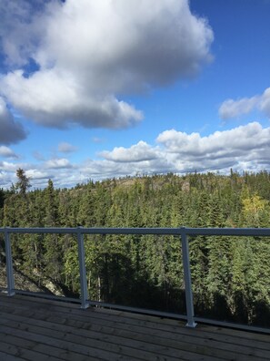View from property - Aurora Deluxe Vacation Guest House (Yellowknife)