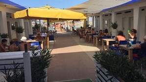 Outdoor dining - Hotel Roma (Cervia)