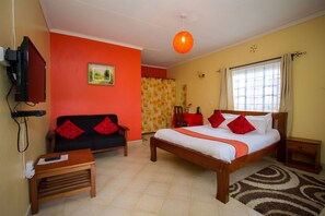 Kahden hengen standard-huone (yksi tai kaksi sänkyä) | Työpöytä