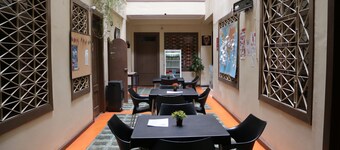 Check Inn B&B - Hostel