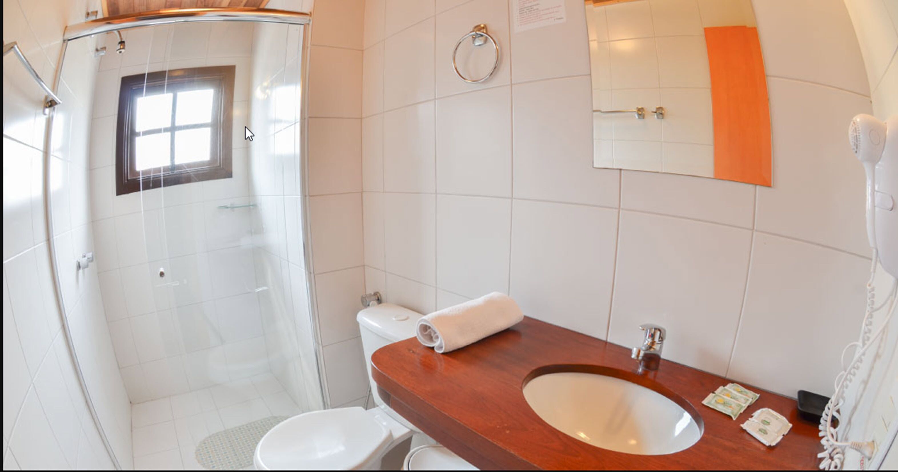 deluxe room | bathroom | free toiletries, hair dryer, towels