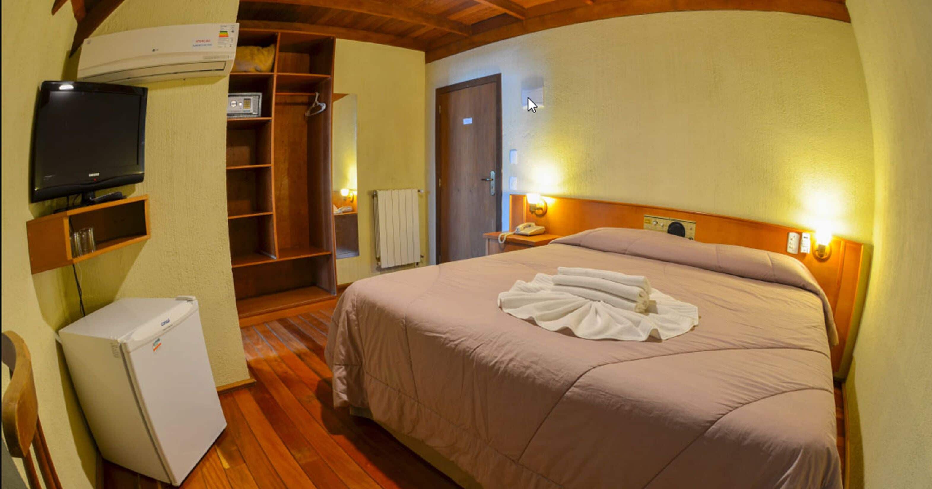 standard double room | minibar, in-room safe, desk, blackout curtains