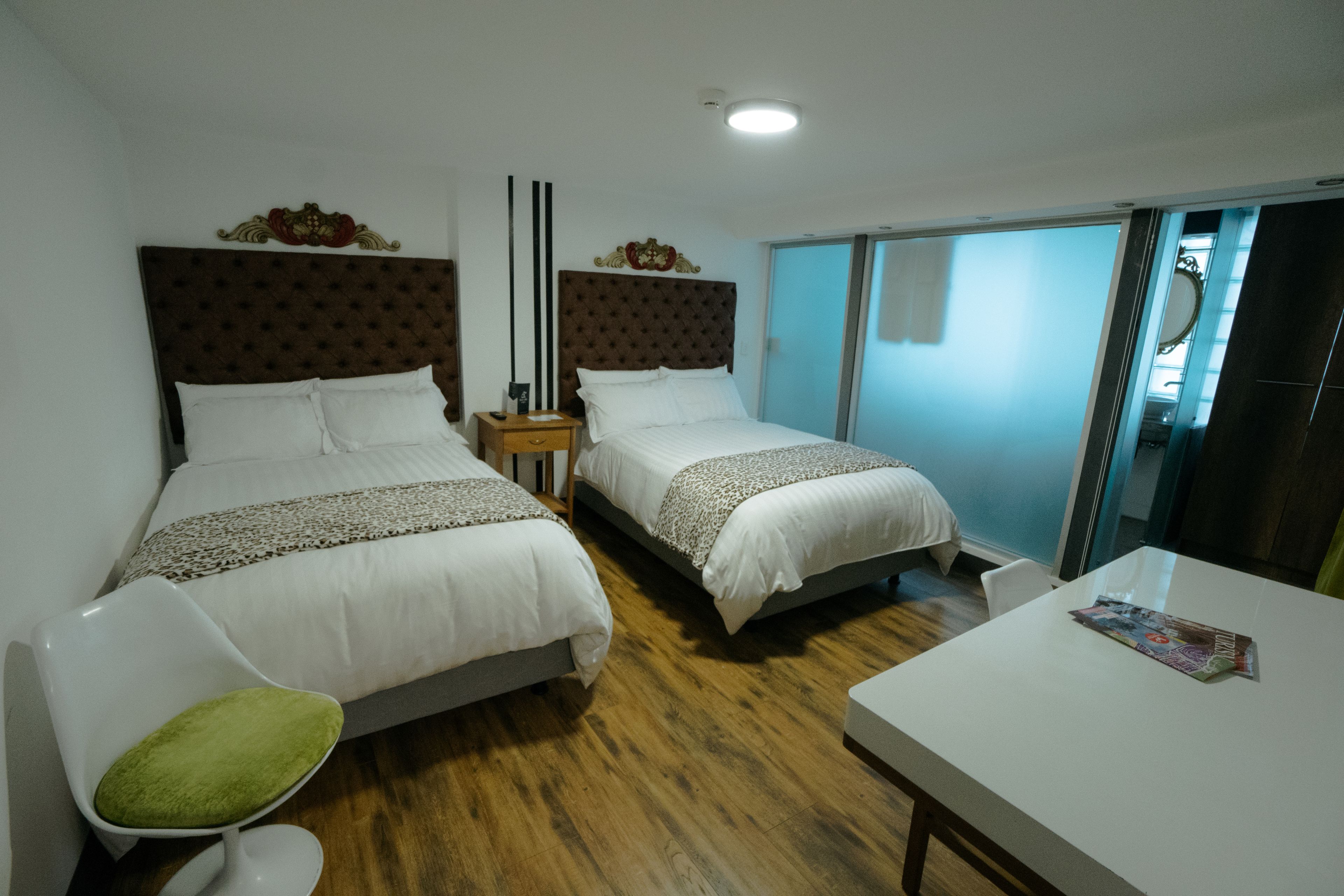 twin room | 1 bedroom, down duvets, in-room safe, desk