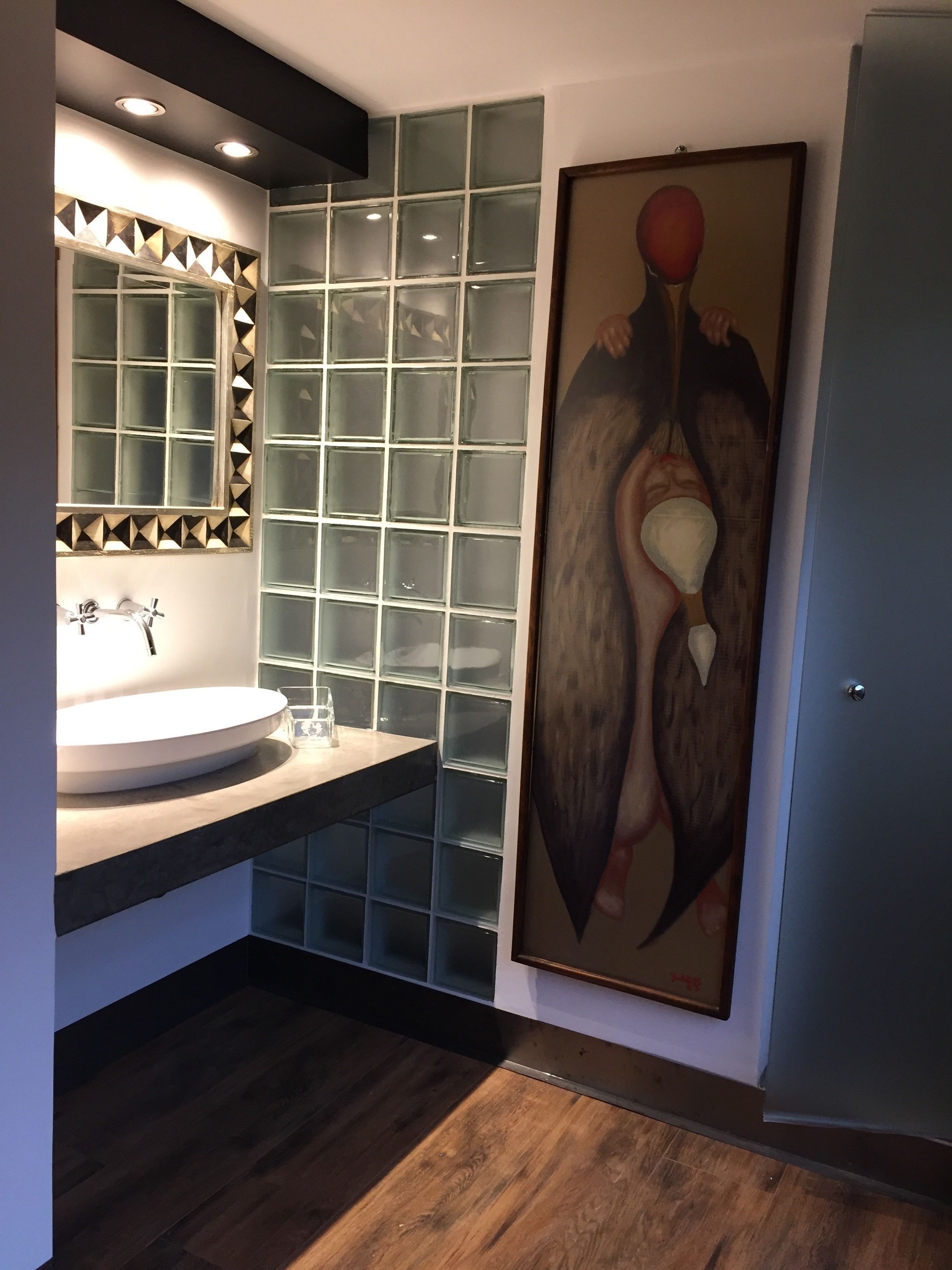 standard suite | bathroom sink