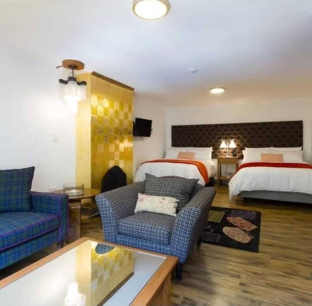 双床房 | 羽绒被、客房内保险箱、办公桌、熨斗/熨板