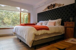 標準套房 | 羽絨被、客房內保險箱、書桌、熨斗/熨衣板