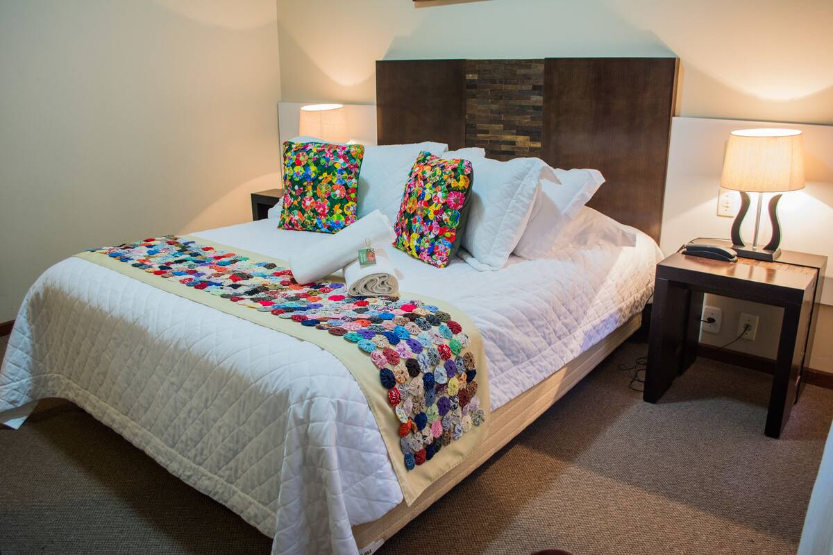 1 habitación, ropa de cama de alta calidad, minibar y cortinas blackout