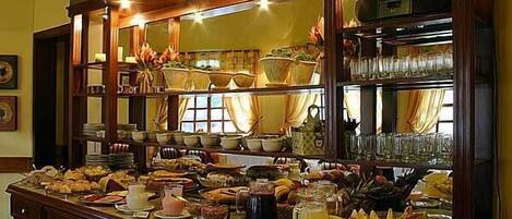 Desayuno buffet incluido todos los días