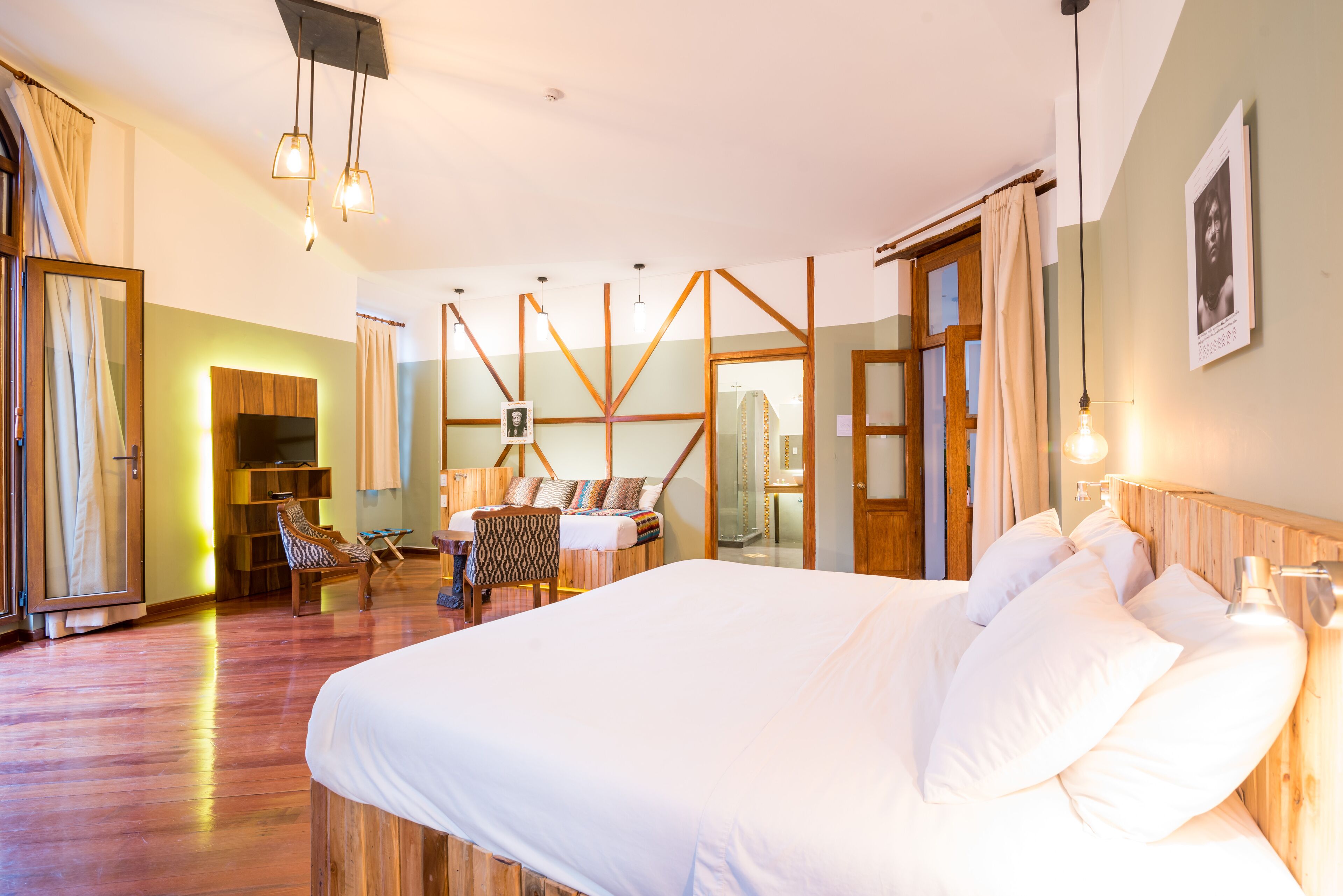 Colchones con pillow-top, tabla de planchar con plancha y wifi gratis 