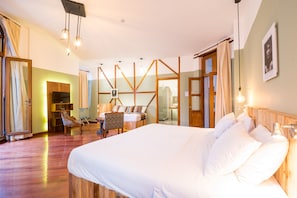 Estudio, 3 camas individuales | Colchones con acolchado adicional y tabla de planchar con plancha