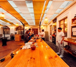 Breakfast, lunch and dinner served - Viajero Quito Hostel (Quito)